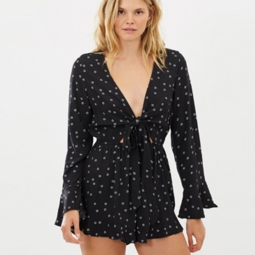 NWT Charlie Holiday Paros Tie Front Romper Black Women size 8 Black White Boho